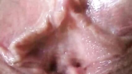 Видео девственной плевы крупным планом