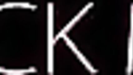 Малышка демонстрирует свое худенькое тело