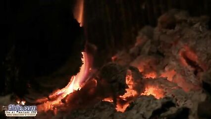 Старик трахнул в анал молоденькую