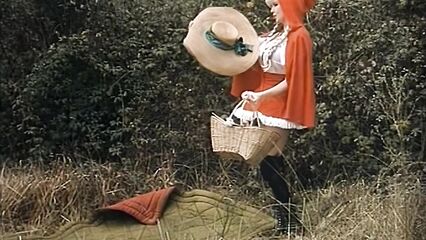 Эротические приключения Красной Шапочки с русским переводом