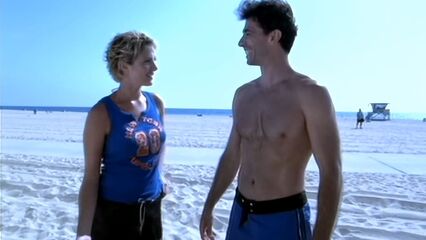 Подглядывающий на пляже - фильм для взрослых с переводом