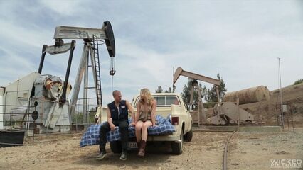 Дочери проповедника — порно фильм с русским переводом