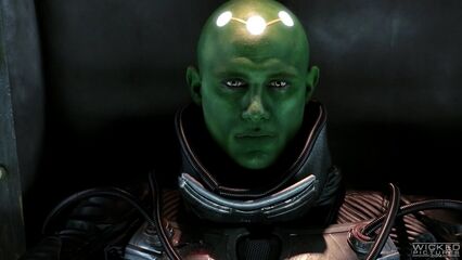 Супердевушка XXX: порно пародия с русским переводом