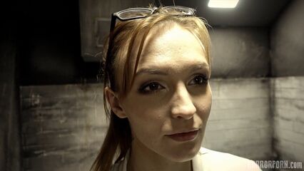 Безжалостное чудовище трахает в анал своего создателя