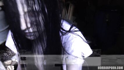 Девушка из колодца | The girl from the well (порно ужасы)