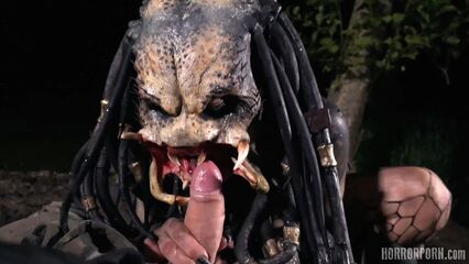 Порно фильм 14: Хищник-охотник за членами (2021)